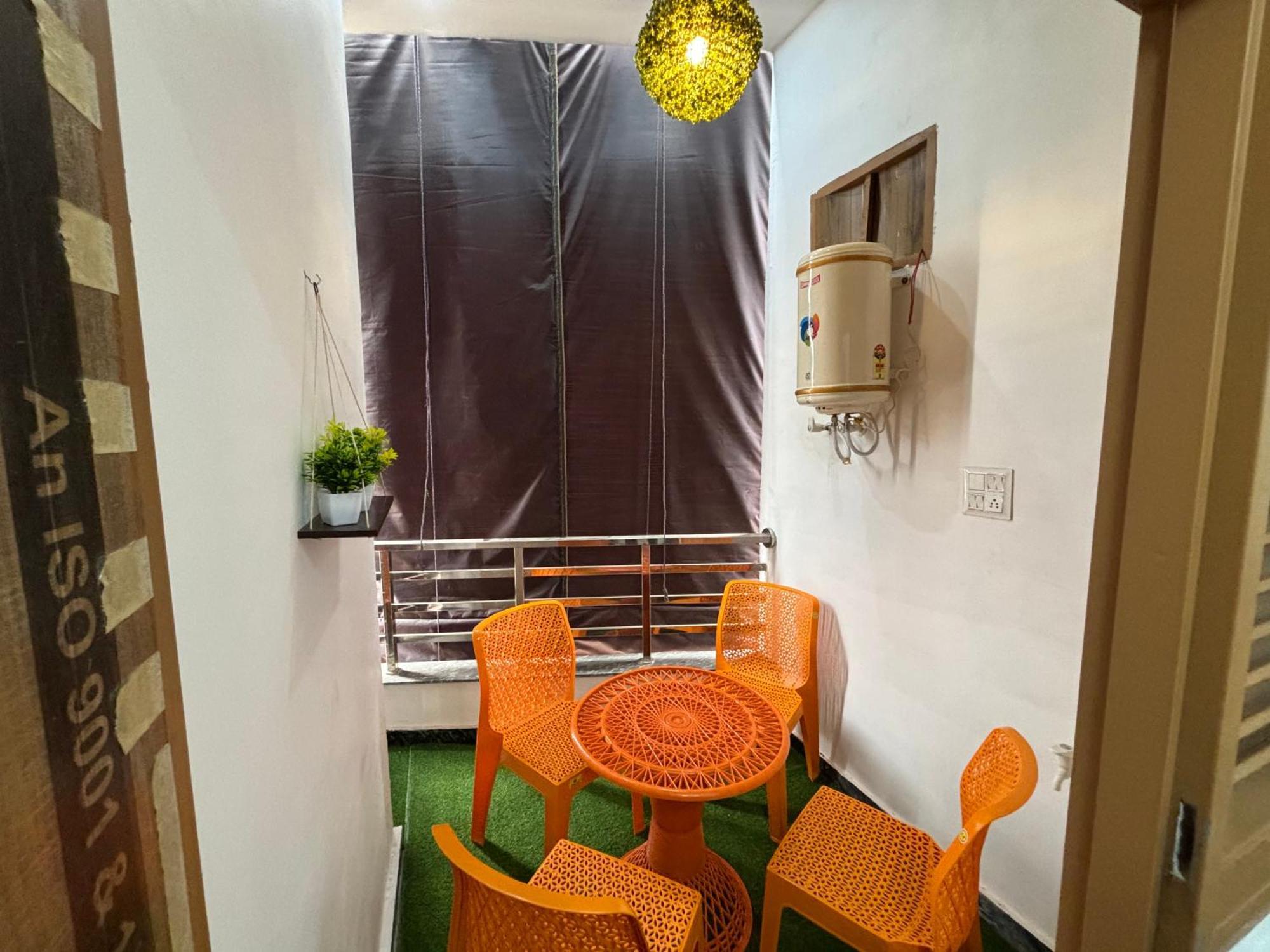 Rukmani Villas Group Of Rukmani Home Stay Mathura Bagian luar foto
