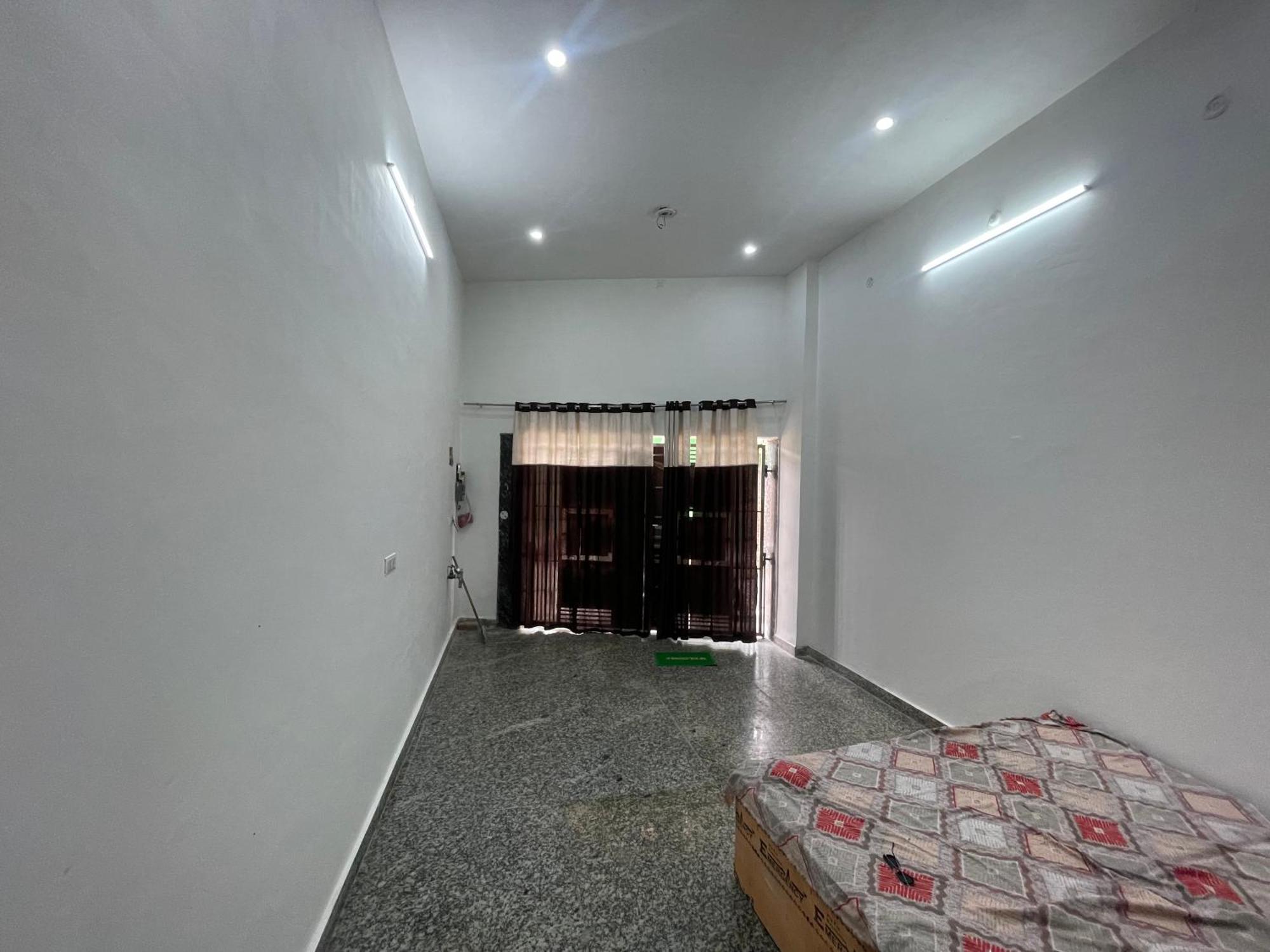 Rukmani Villas Group Of Rukmani Home Stay Mathura Bagian luar foto