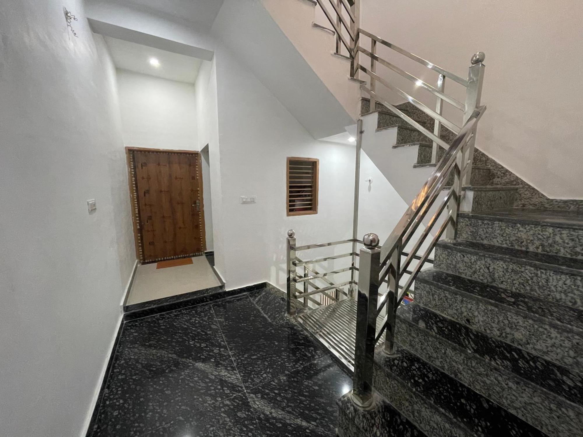 Rukmani Villas Group Of Rukmani Home Stay Mathura Bagian luar foto
