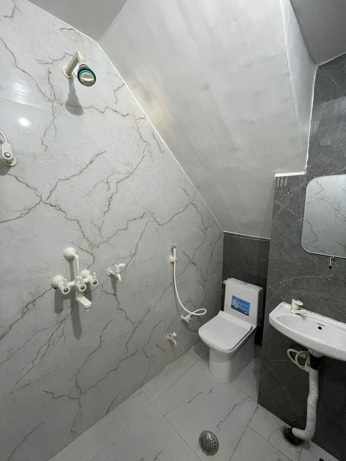Rukmani Villas Group Of Rukmani Home Stay Mathura Bagian luar foto